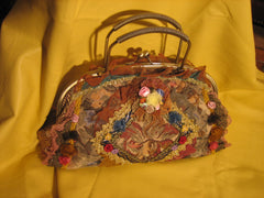 Flower vantage purse with 2 metal handles